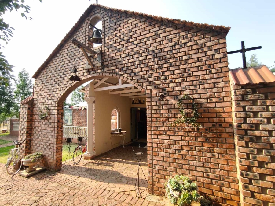 6 Bedroom Property for Sale in Quaggafontein Free State